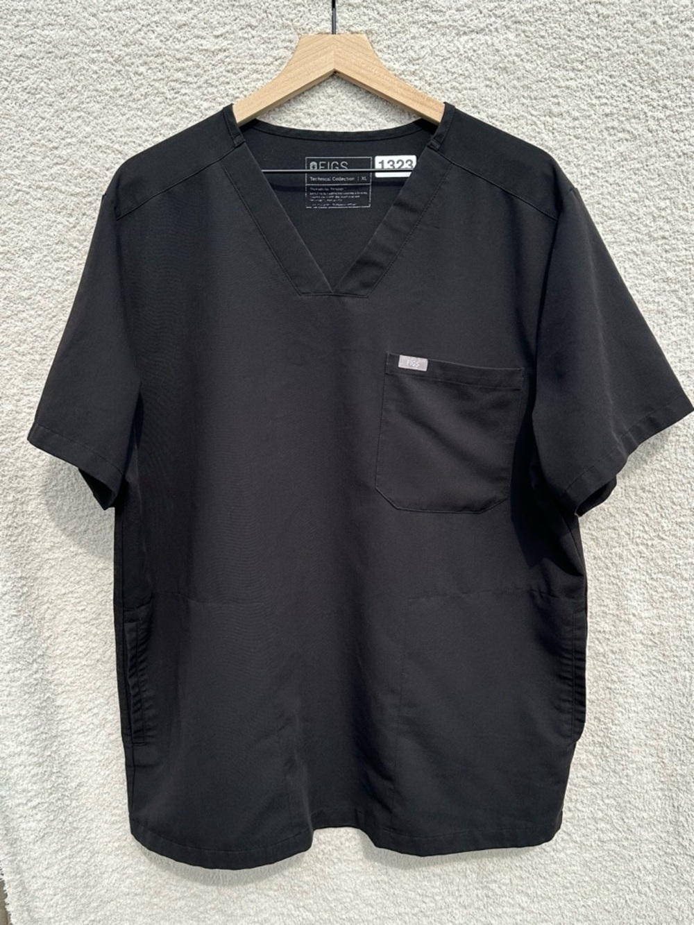 Figs Technical Collection Black Scrub Top XL V Neck Medical Healthcare Uniform